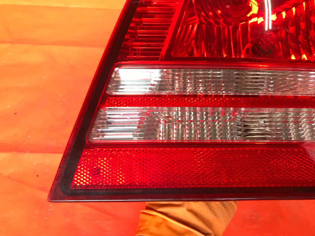 OEM 2009 2010 2011 DODGE JOURNEY PASSENGER RIGHT INNER DECK LIDE TAIL LIGHT LAMP1