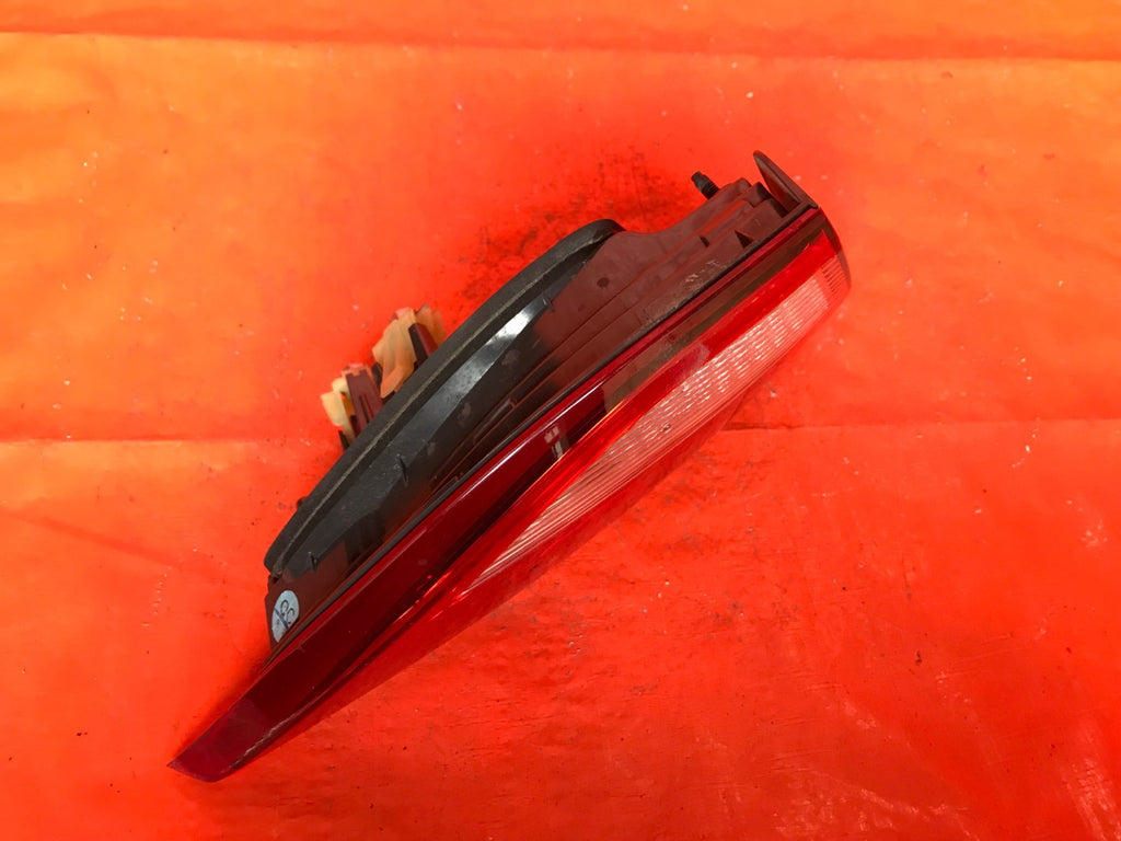 OEM 2015 2016 2017 CHRYSLER 200 DRIVER LEFT INNER TRUNK TAIL LIGHT LAMP LED5