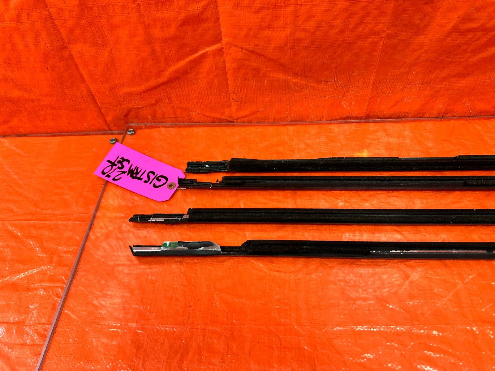 06 11 CIVIC 4D SEDAN   EXTERIOR DOOR WINDOW GLASS TRIM SET LEFT RIGHT   OEM #27013