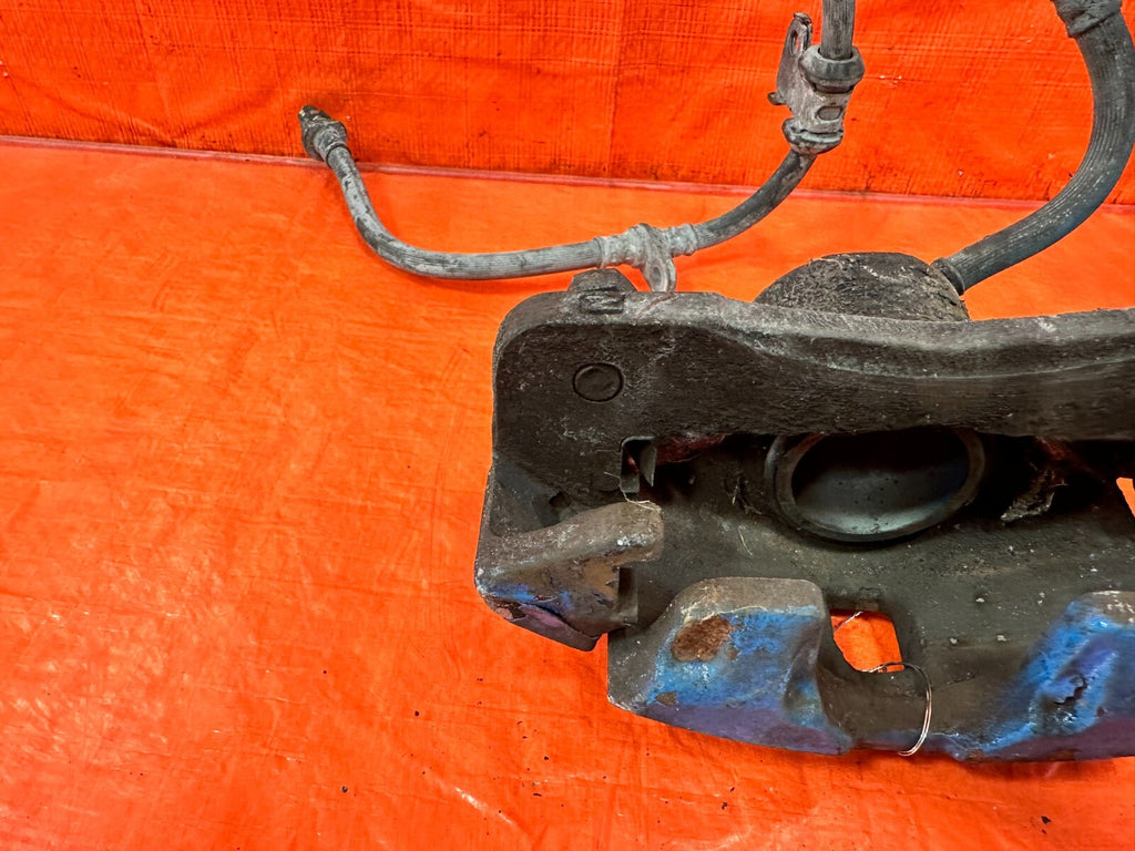 88 89 HONDA CRX DX SI   FRONT BRAKE CALIPERS   LEFT RIGHT CALIPER SET    OEM 27716
