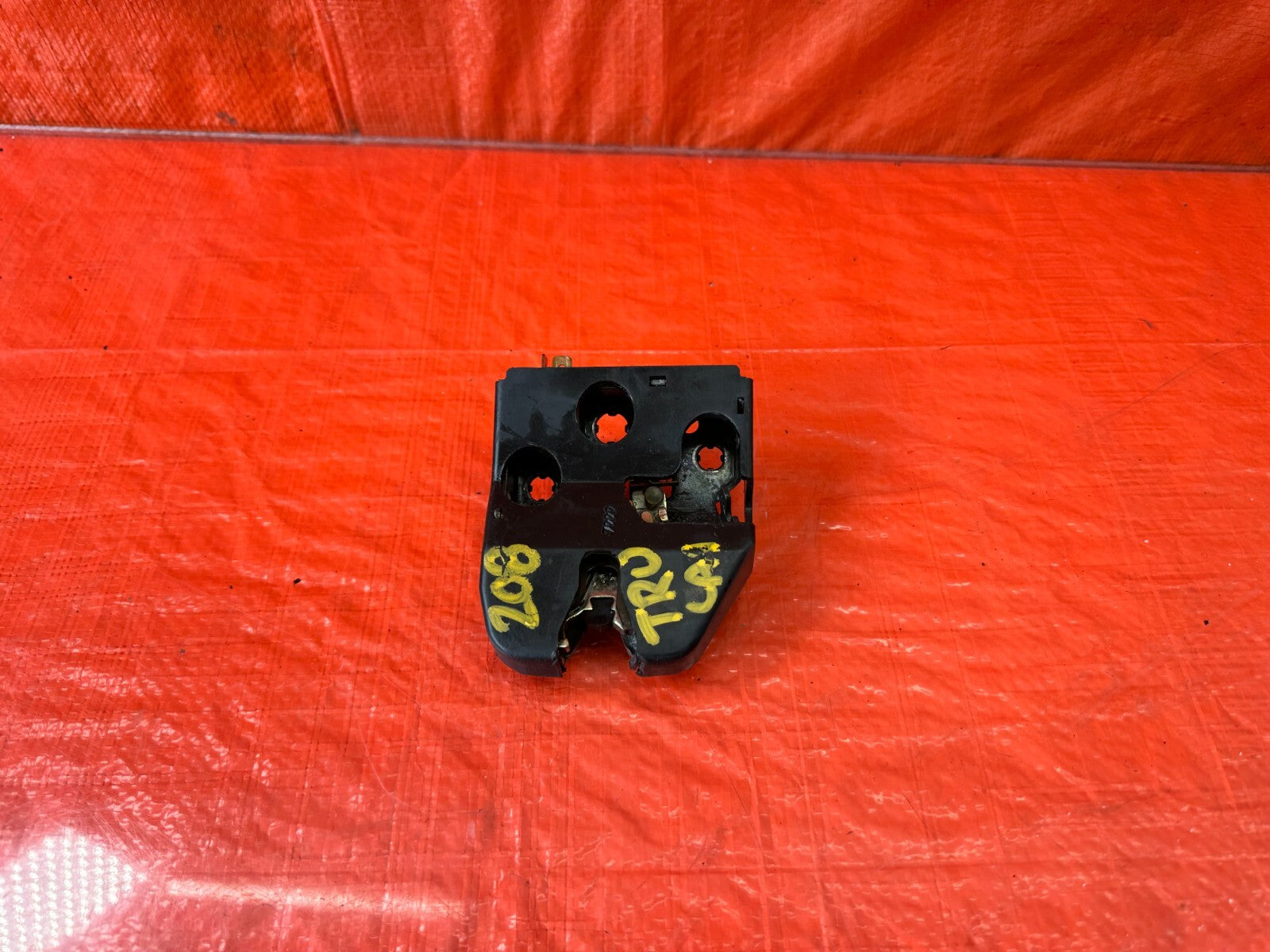 96 00 HONDA CIVIC   COUPE & SEDAN   TRUNK HINGE HATCH LATCH   OEM FACTORY  #2080