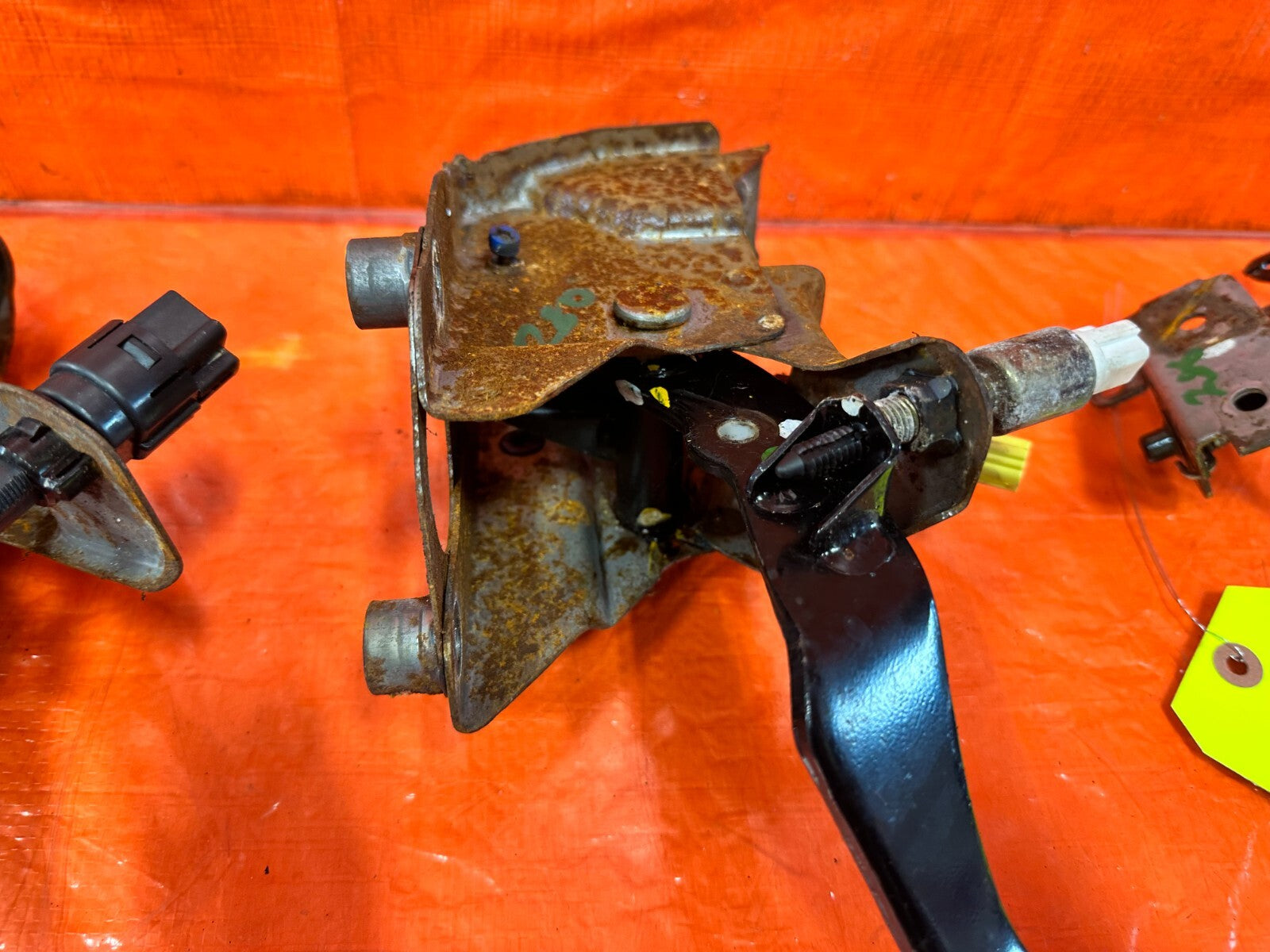 02 06 ACURA RSX   5 & 6 SPEED MANUAL PEDALS GAS BRAKE CLUTCH   OEM #28011