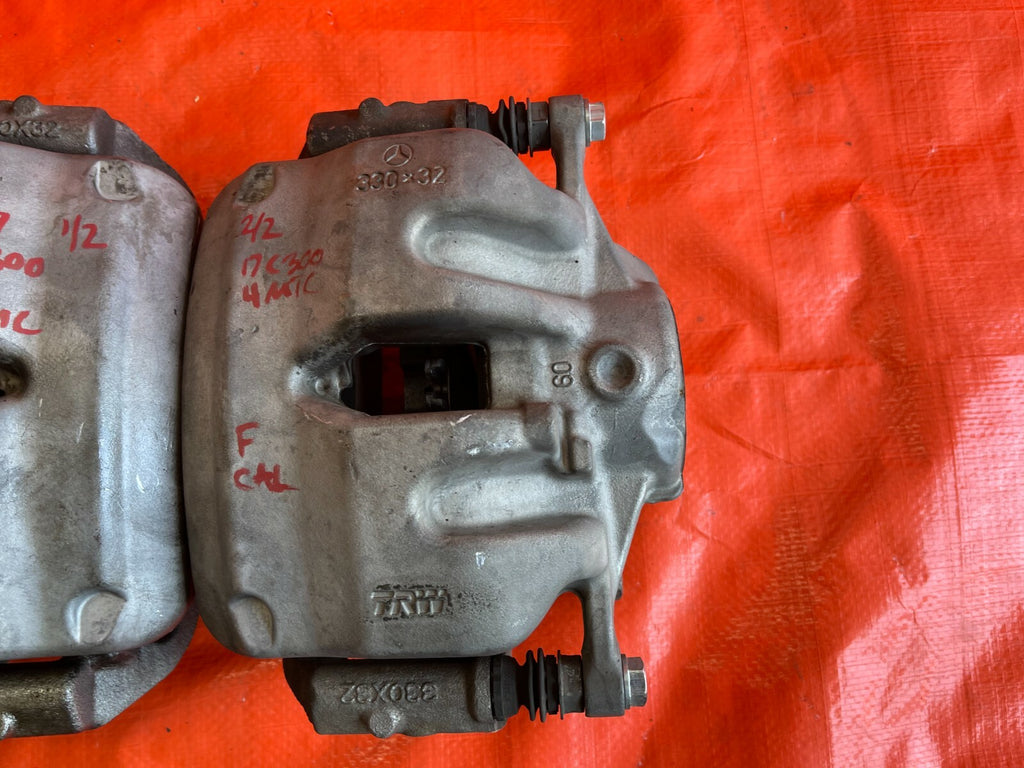 15 19 MERCEDES BENZ C300   FRONT BRAKE CALIPER SET CALIPERS   NON SPORT PKG OEM3