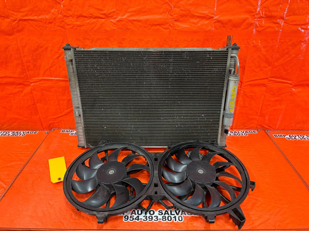 08 15 INFINITI G37 & Q60   6 SPEED MANUAL ONLY   RADIATOR W/ BOTH FANS OEM #24812