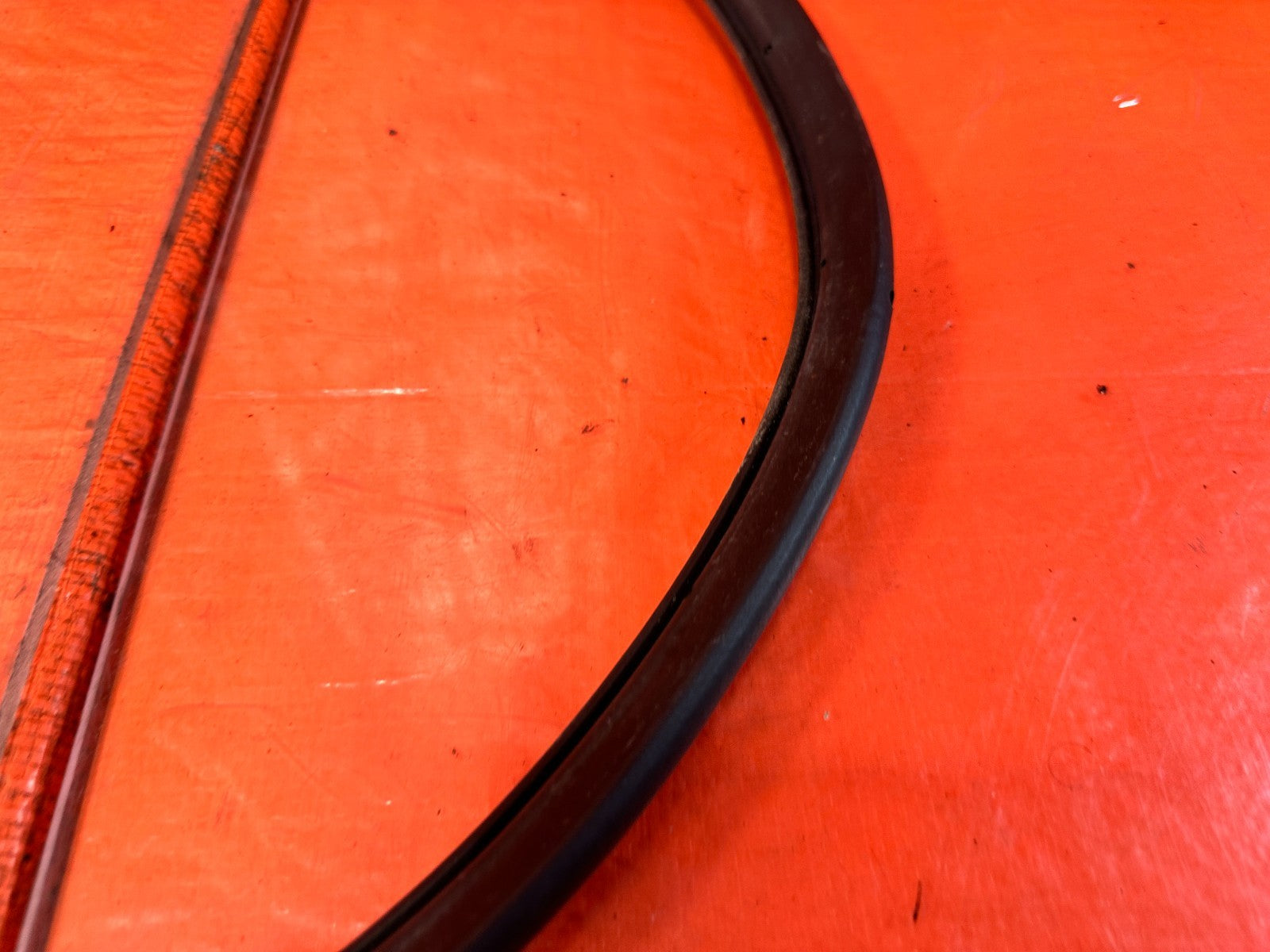 03 05 LANCER EVOLUTION EVO VIII IX 8 9   LEFT REAR DOOR WEATHER STRIP OEM EV97