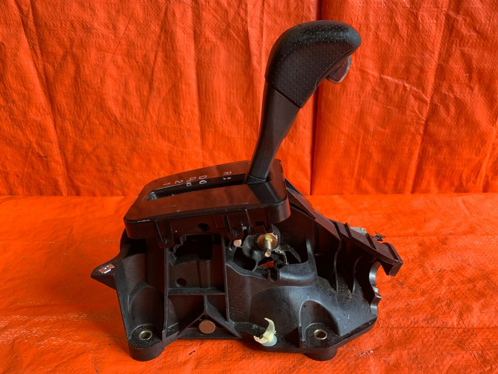 OEM 2006 06 HONDA ACCORD LX SEDAN   AUTOMATIC GEAR SHIFTER SELECTOR SHIFT AUTO5