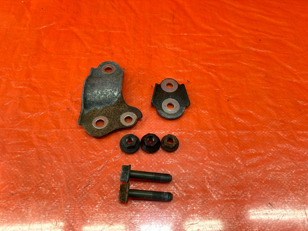 02 06 ACURA RSX   POWER STEERING RACK   BRACKET BOLTS & NUTS HARDWARE   OEM #2110