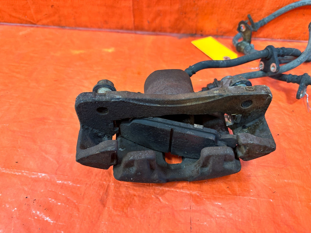 93 97 HONDA DEL SOL S SI   FRONT BRAKE CALIPERS   LEFT RIGHT CALIPER SET OEM 2954