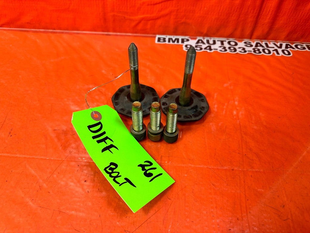 02 10 LEXUS SC430   DFIDDERENTIAL DIFF CARRIER PUMPKIN BOLTS   OEM FACTORY #2610