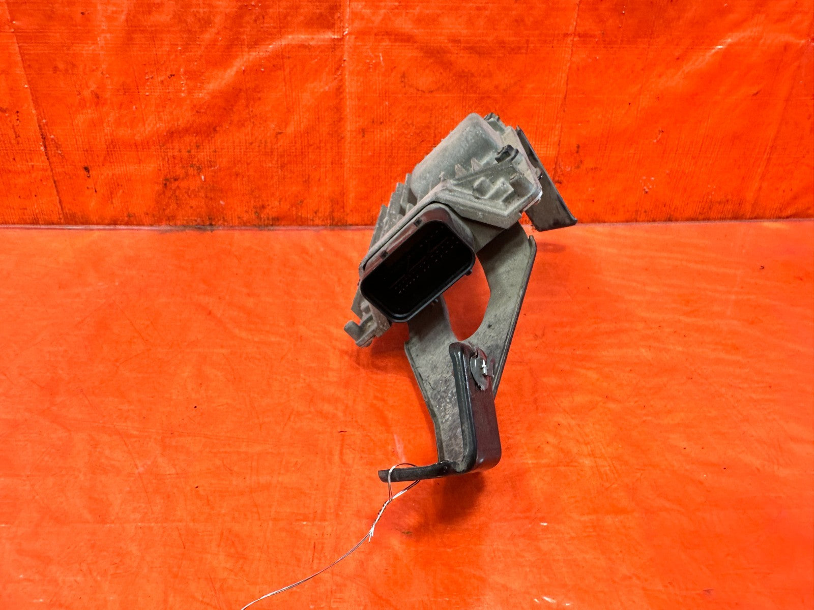 13 16 HYUNDAI GENESIS COUPE 3.8L   FUEL INJECTOR CONTROL MODULE 39172 3C020 #2993