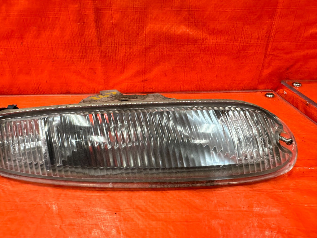 90 97 MAZDA MX 5 MIATA   PASSENGER RIGHT   FRONT BUMPER SIGNAL CORNER LIGHT OEM5