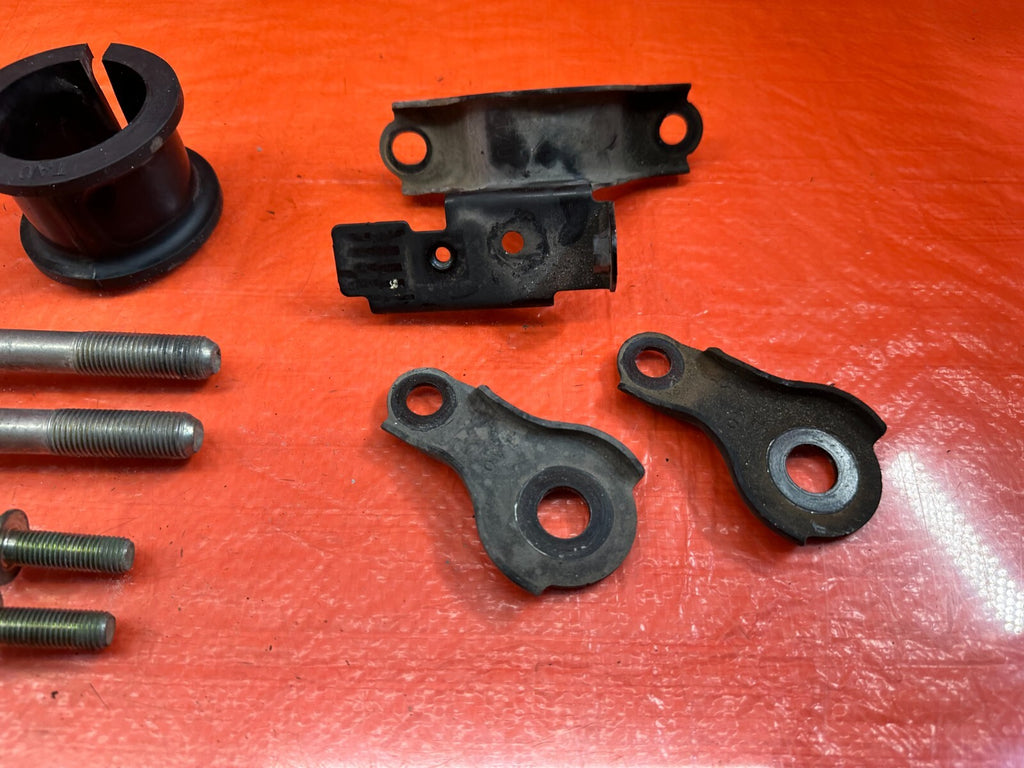 08 12 HONDA ACCORD SEDAN   POWER STEERING RACK BRACKETS HARDWARE OEM #23911