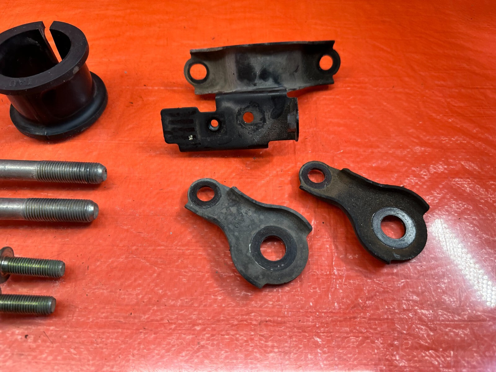 08 12 HONDA ACCORD SEDAN   POWER STEERING RACK BRACKETS HARDWARE OEM #23911