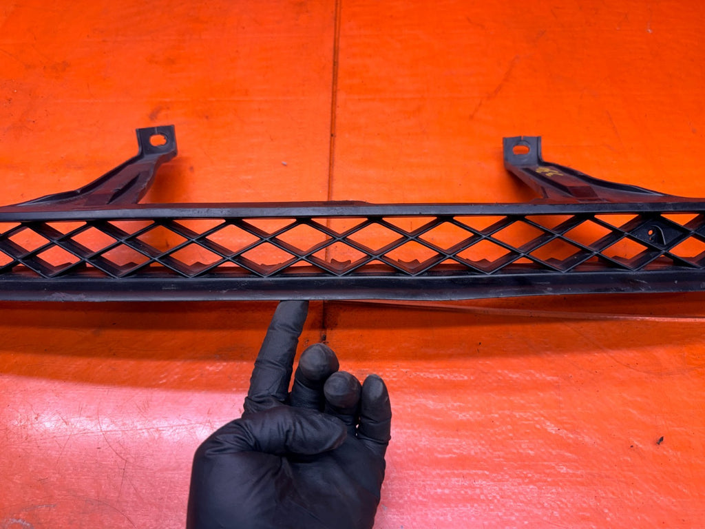 97 01 HONDA PRELUDE 2.2L FRONT BUMPER UPPER GRILLE GRILL ASSEMBLY OEM #3366
