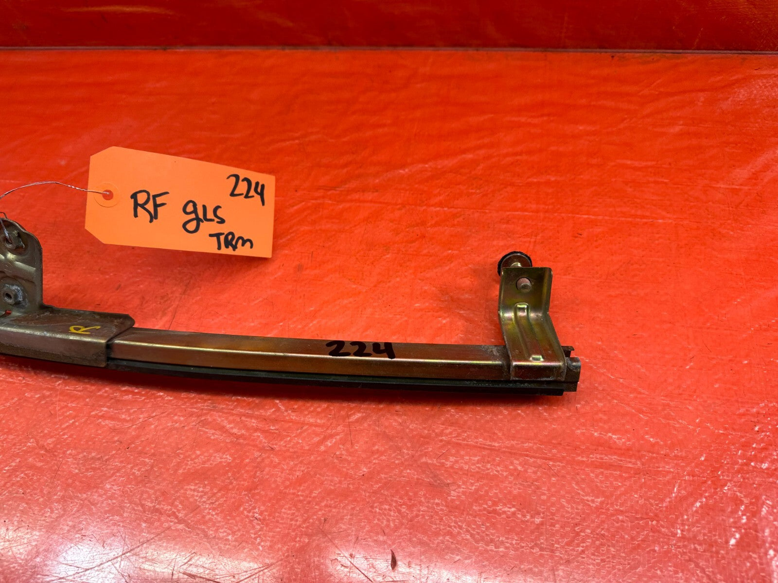 00 09 HONDA S2000   DRIVER LEFT   DOOR WINDOW GLASS PLACEMENT HOLDER OEM 2242