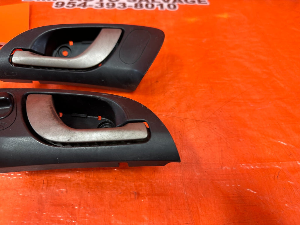 02 06 ACURA RSX   JDM RHD INTERIOR DOOR HANDLES W/ BLOCK OFF   OEM #06DC52