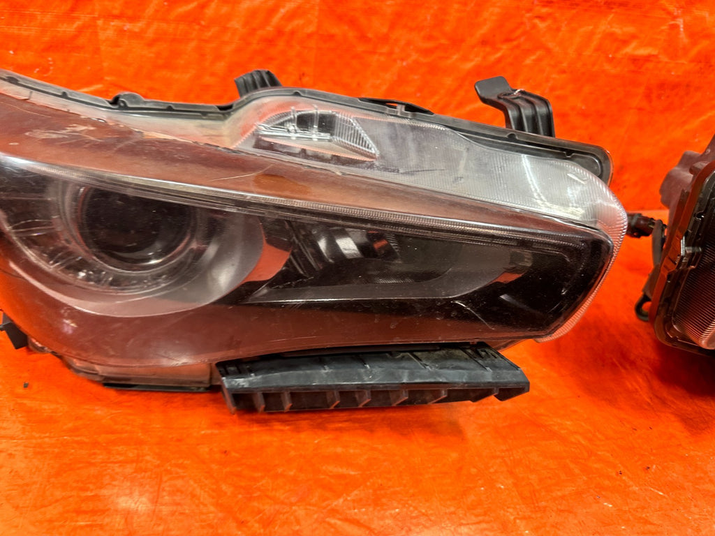 14 17 INFINITI Q50   LEFT AND RIGHT   NON AFS   HEADLIGHTS HEADLAMPS   OEM3
