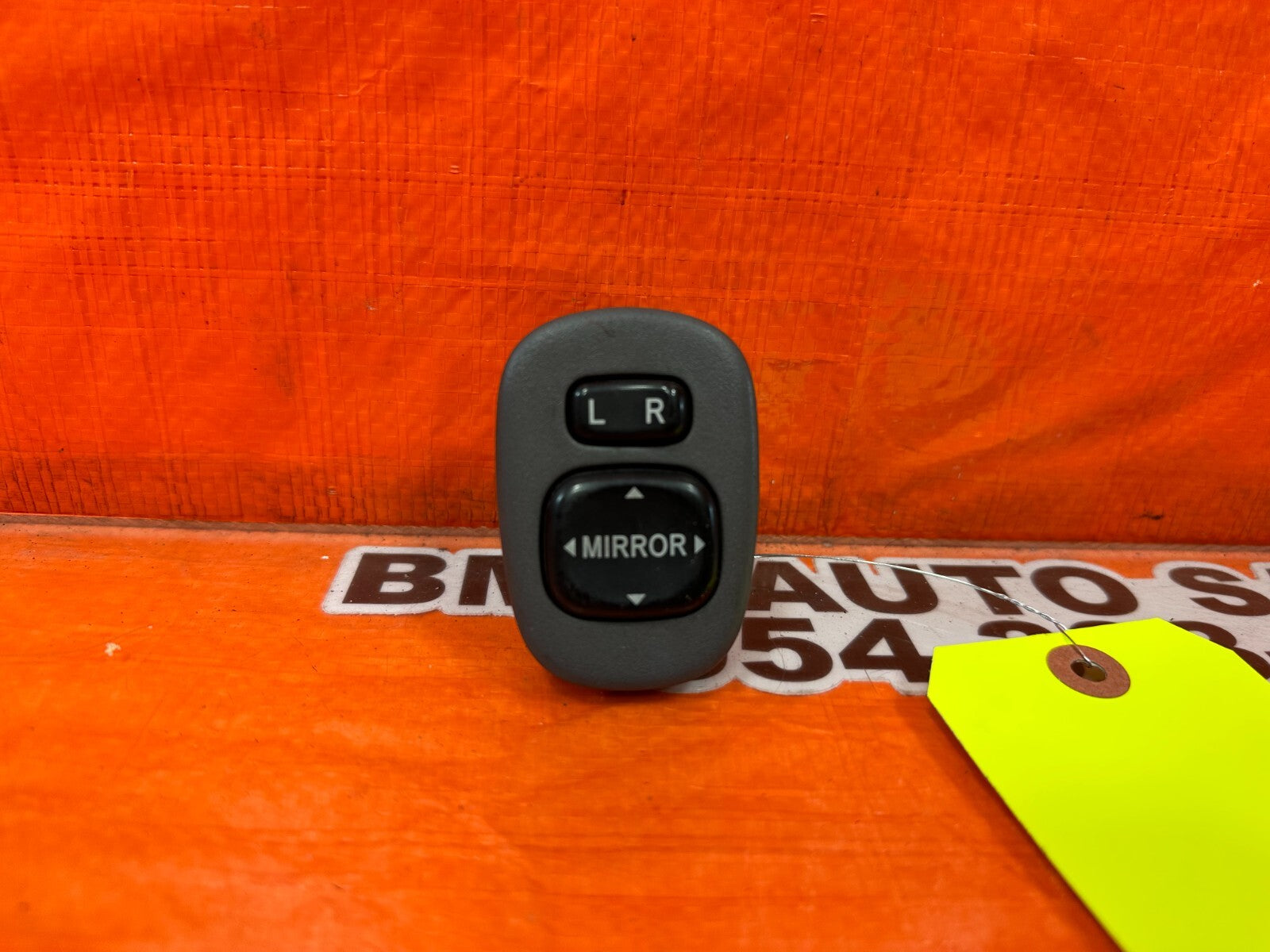 00 05 TOYOTA CELICA   POWER MIRROR CONTROL SWITCH BUTTON   OEM FACTORY #2503
