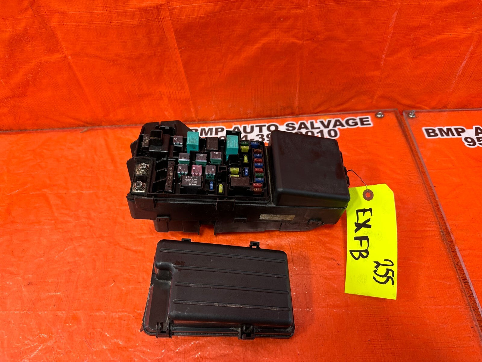 2005 05 ACURA TSX   EXTERIOR / ENGINE BAY   FUSE BOX PANEL   OEM FACTORY #2550