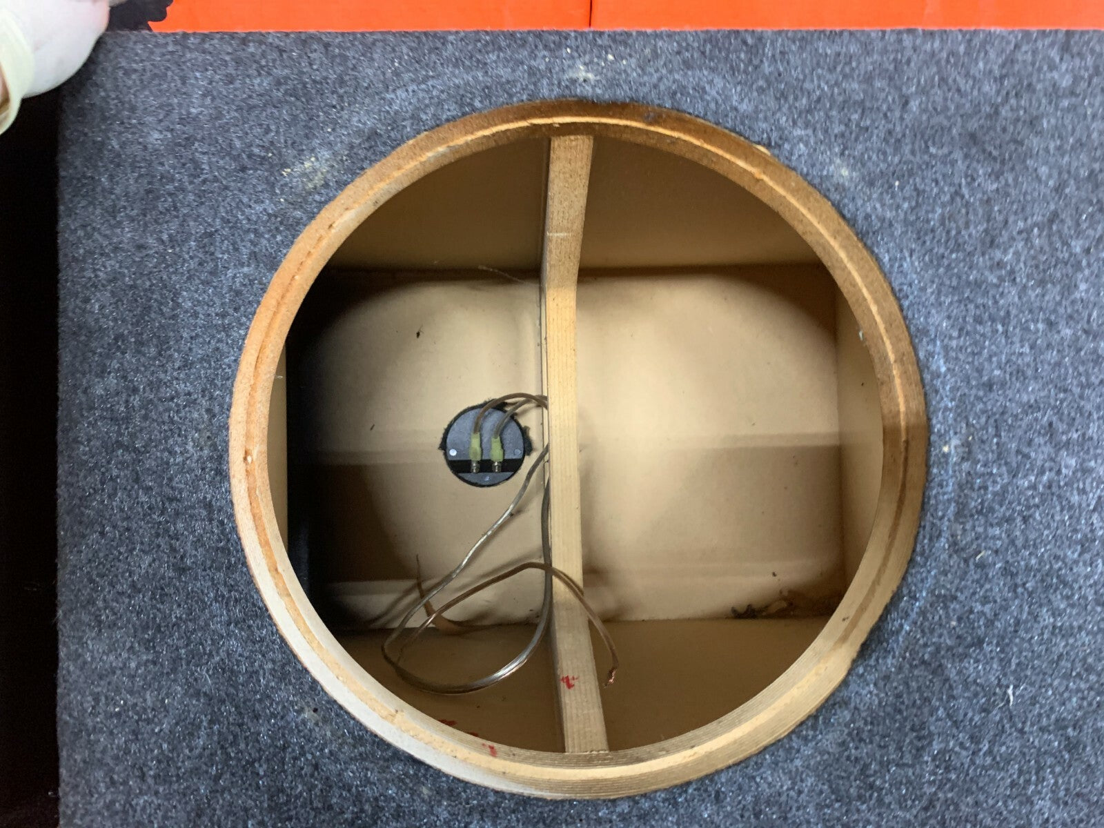AE SUBWOOFER ENCLOSURE BOX   11 INCH SPEAKER   21 1/4 L 16 W 14 H11
