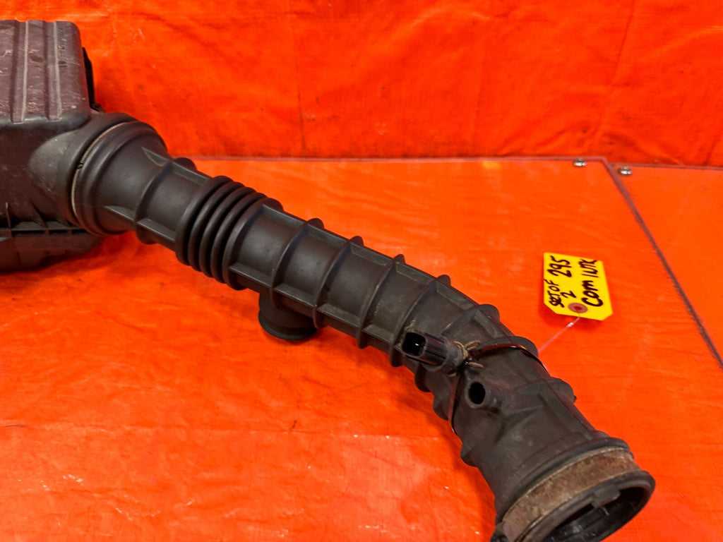 96 97 HONDA DEL SOL   D16Y8 FACTORY INTAKE AIR BOX W/ RESONATOR AND ARM OEM #29510