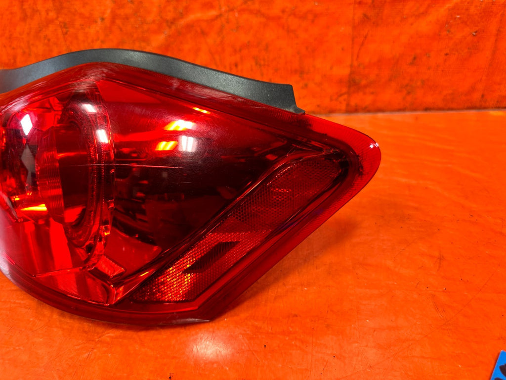 11 15 INFINITI G37 CONVERTIBLE   PASSENGER RIGHT TAIL LIGHT TAIL LAMP   OEM 3295