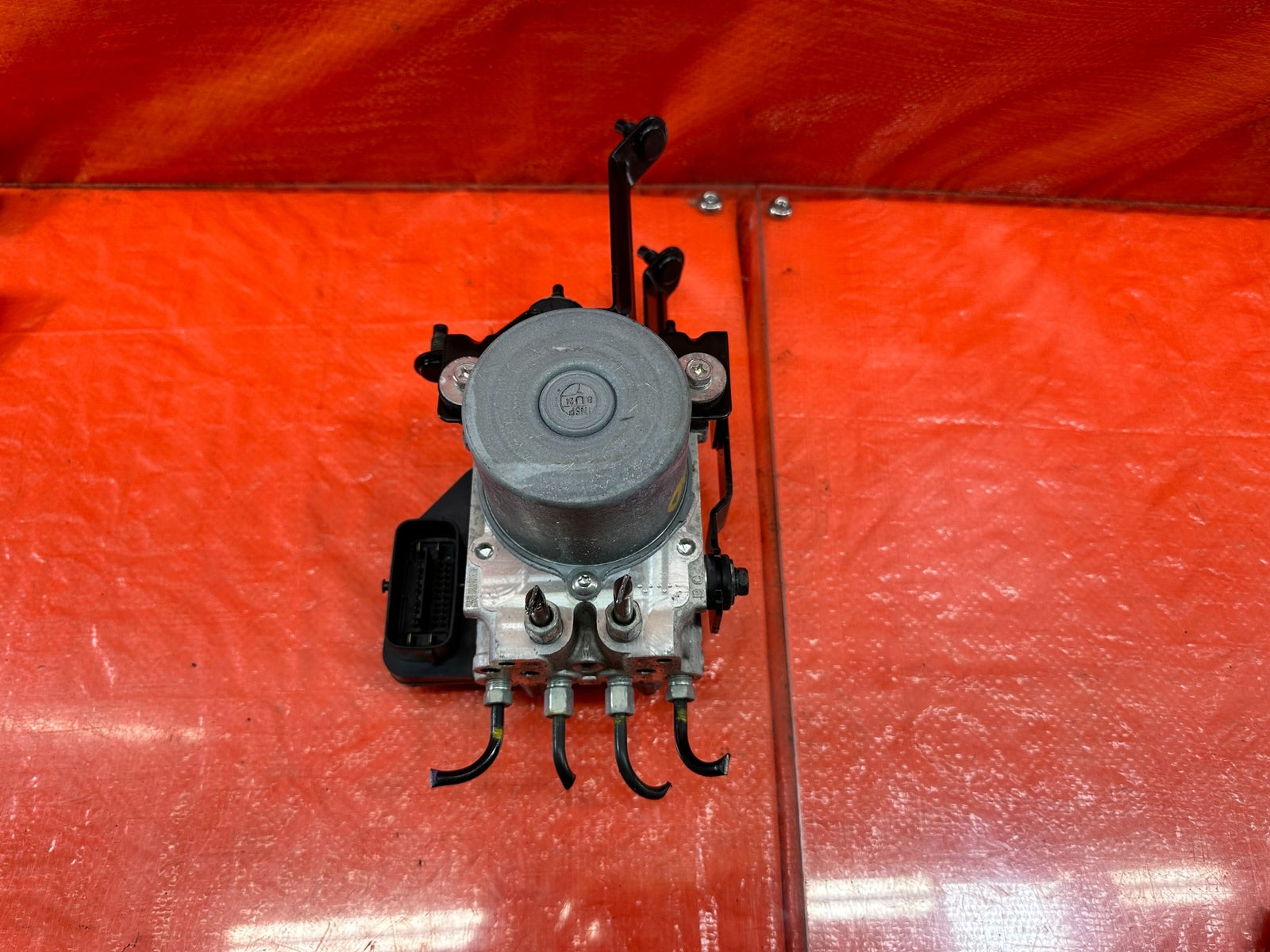18 20 INFINITI Q60   REAR WHEEL DRIVE   W/ PRE CRASH   ABS PUMP MODULE OEM #2008