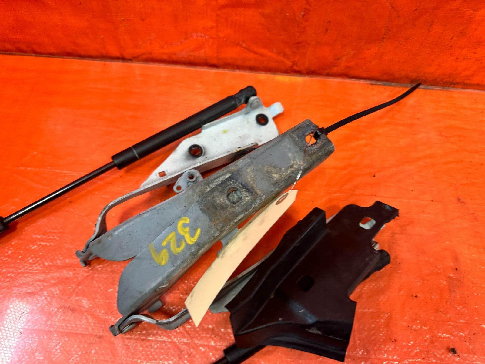 08 15 INFINITI G37 Q60 FRONT HOOD HINGES MOUNT BRACKETS LEFT RIGHT SET #3295