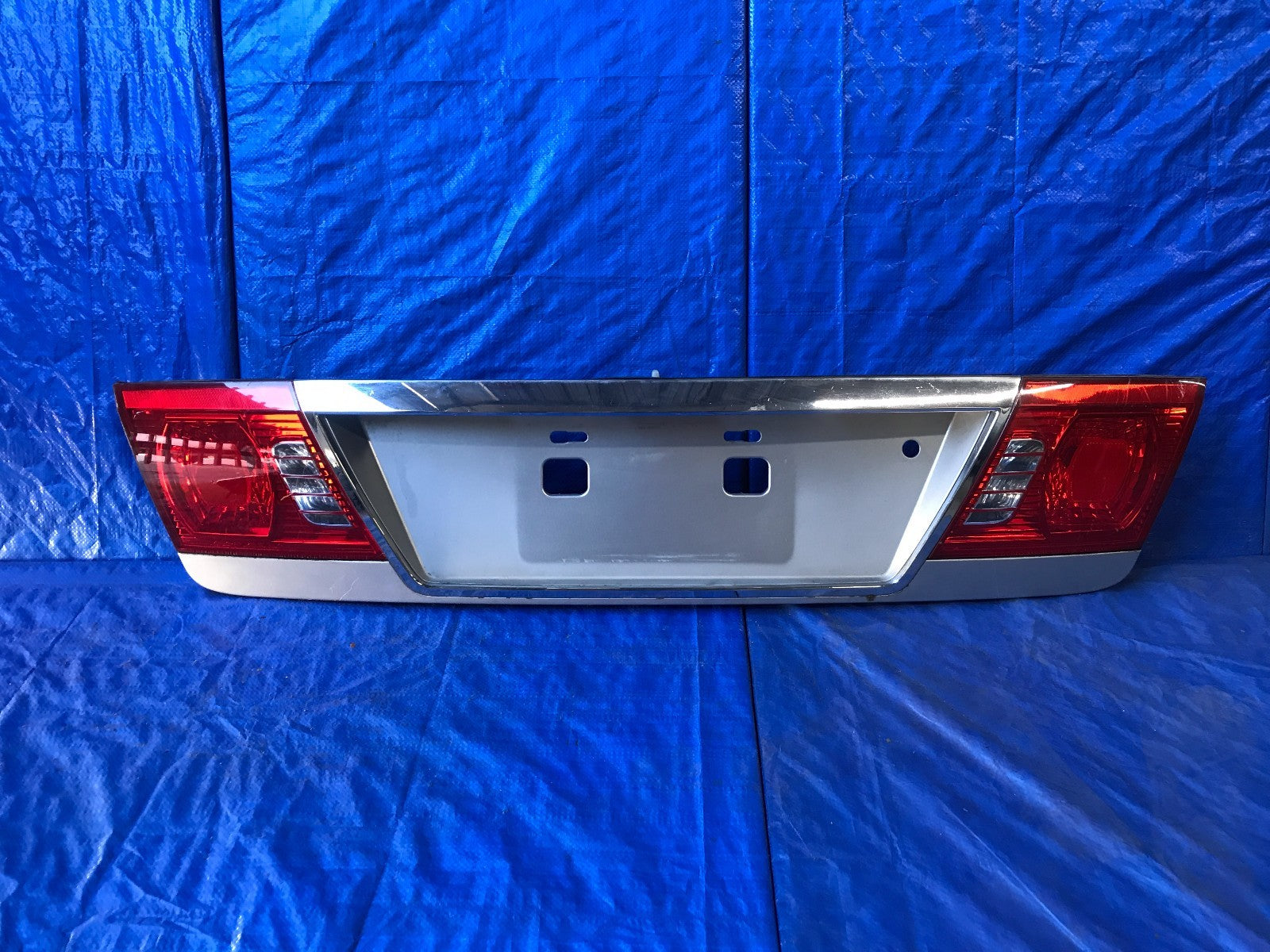 03 04 05 KIA OPTIMA TRUNK TAIL GATE MOLDING HATCH GARNISH MOLDING 87370 3C2000