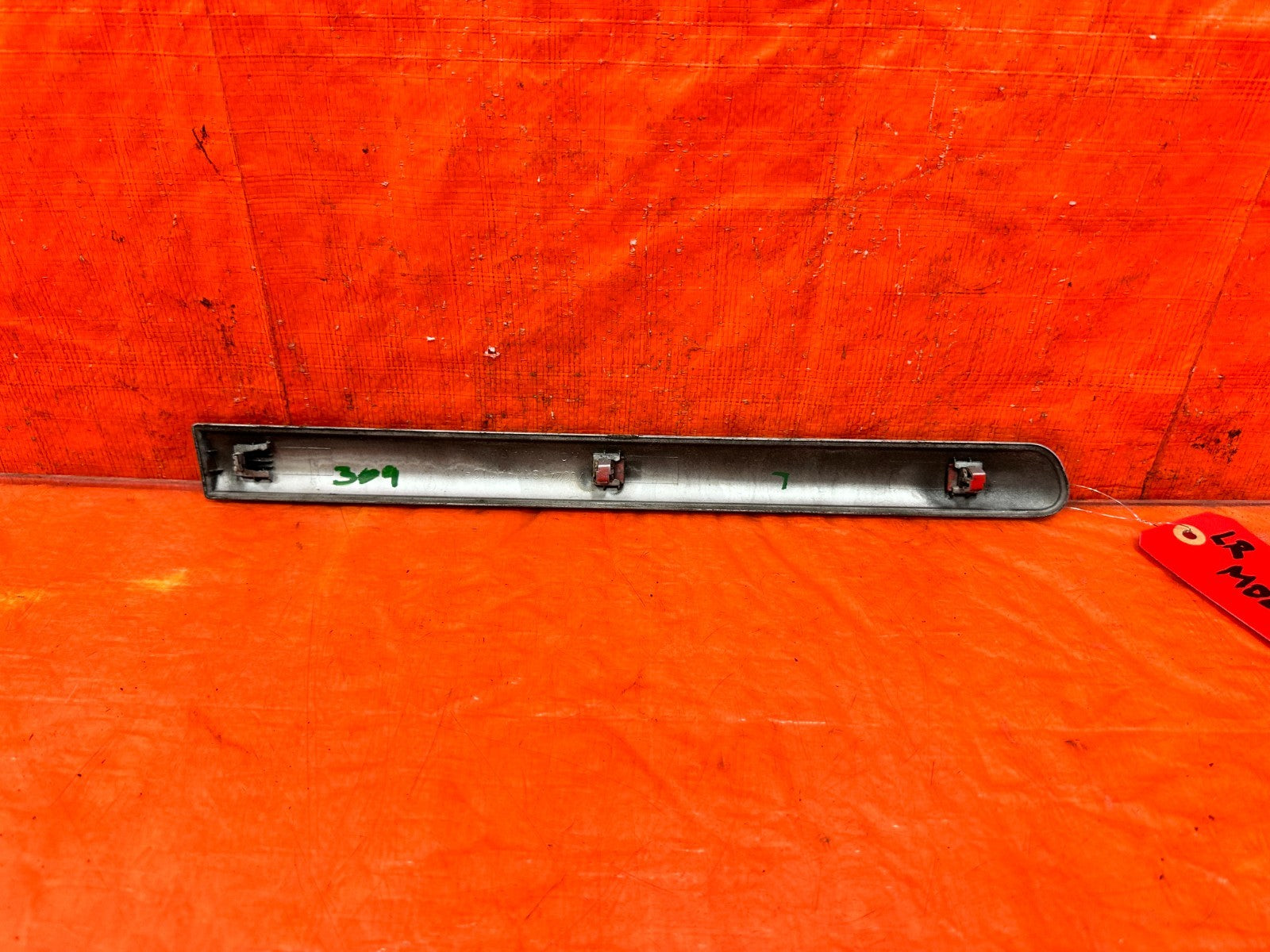 94 01 ACURA INTEGRA 2D   DRIVER LEFT LEFT QUARTER PANEL MOLDING TRIM OEM #3091