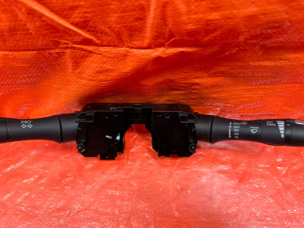 08 15 INFINITI G37 & Q60    2D COUPE   HEADLIGHT & WIPER SWITCH   NON TECH   2077