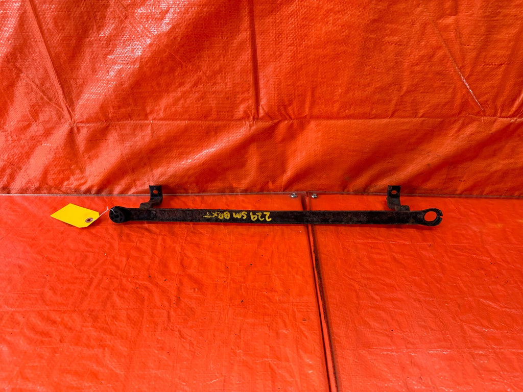 94 01 ACURA INTEGRA   AC CONDENSER ASSEMBLY MOUNTING BRACKET BAR MOUNT OEM #2295