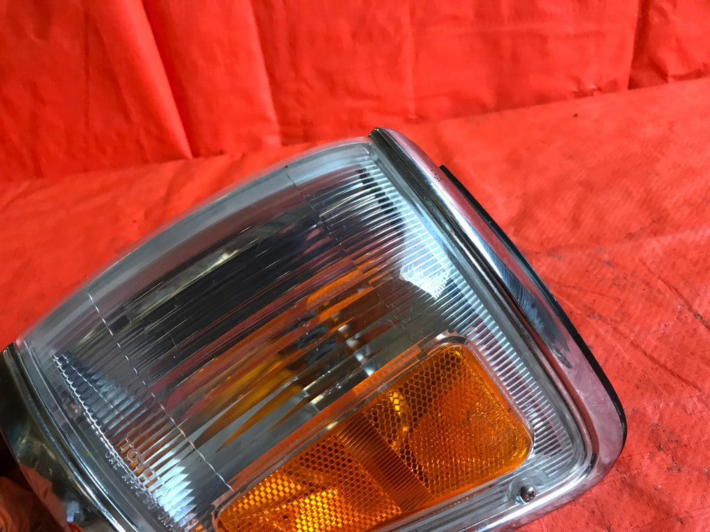 OEM 1994 94 TOYOTA 4RUNNER DRIVER LEFT CORNER LIGHT LAMP L LH4