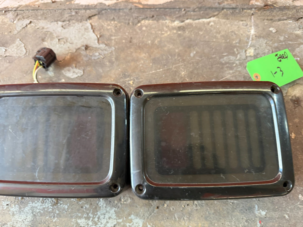 07 18 JEEP WRANGLER   UNKNOWN BRAND   BLACKED OUT LED TAIL LIGHTS LAMPS   SMOKED3