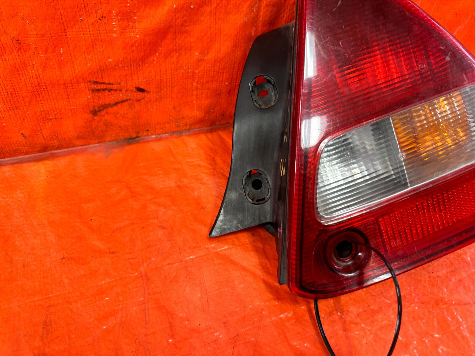OEM 2004 2005 2006 HONDA INSIGHT PASSENGER RIGHT TAIL LIGHT LAMP 04 05 06 L LH2