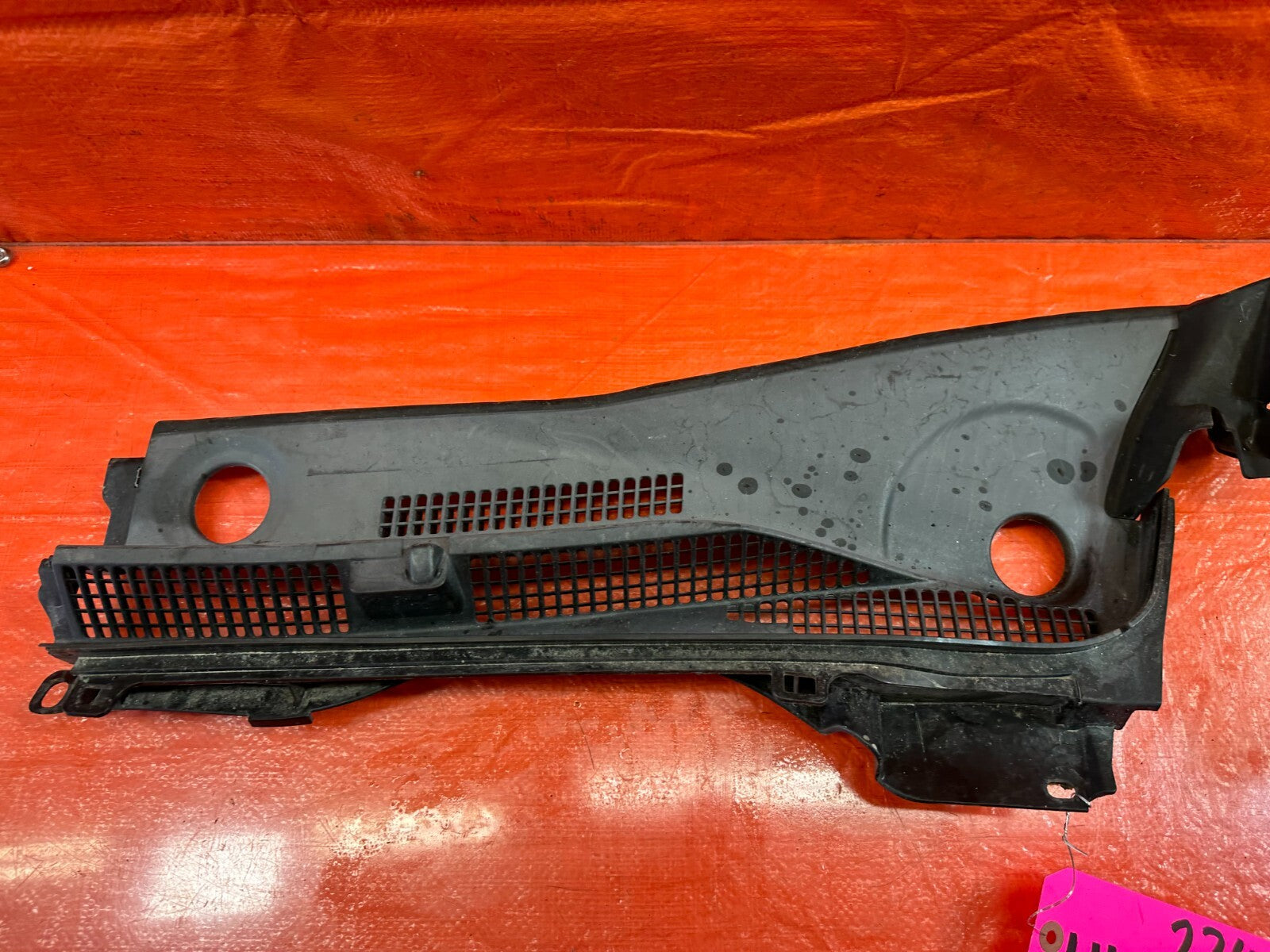 04 08 ACURA TL   WINDSHIELD WIPER COWL OUTER TRIM   DRVIER LEFT SIDE   OEM #2343