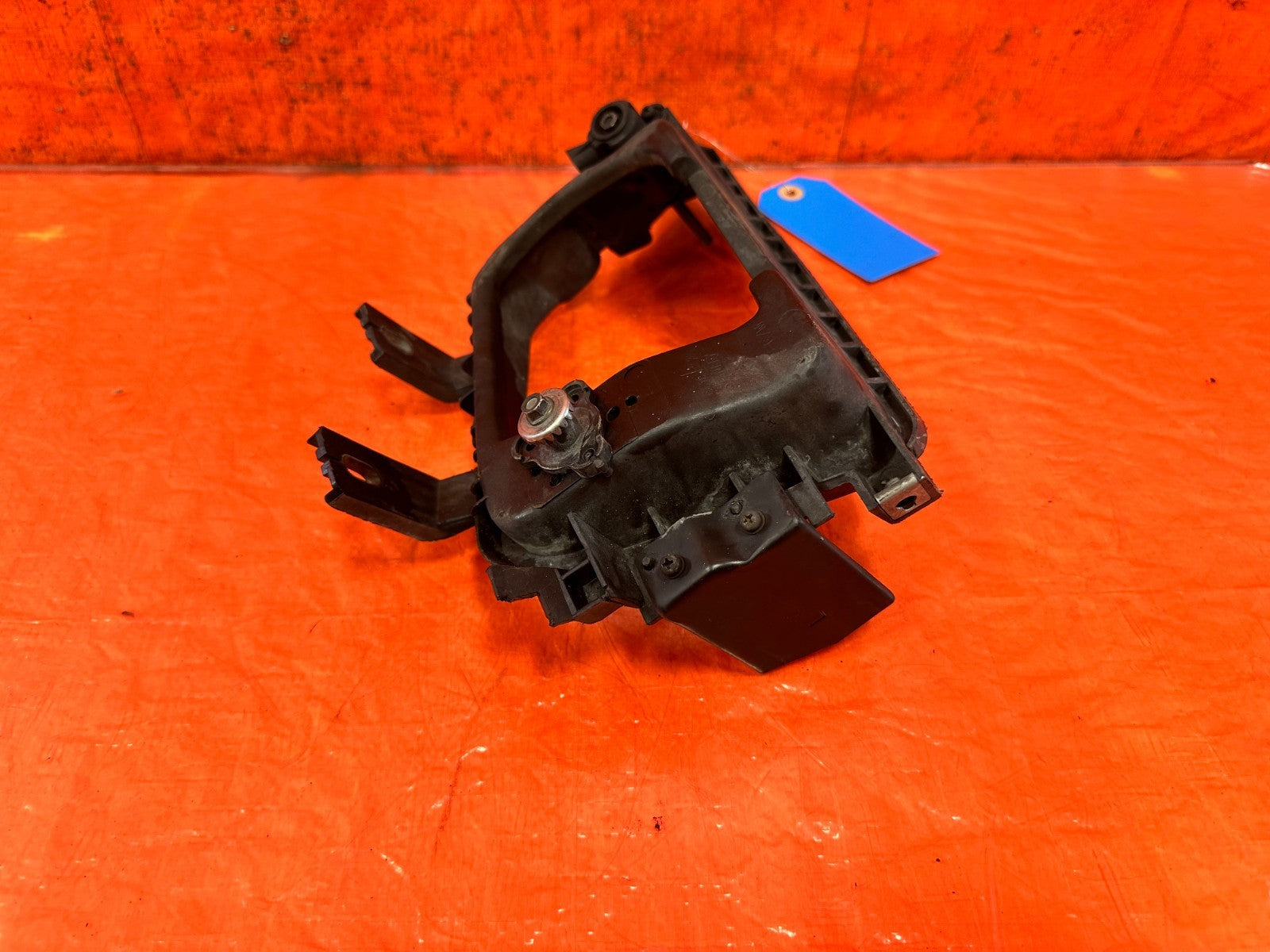 92 95 HONDA CIVIC   2D COUPE   DRIVER LEFT HEADLIGHT BRACKET HOUSING 3277