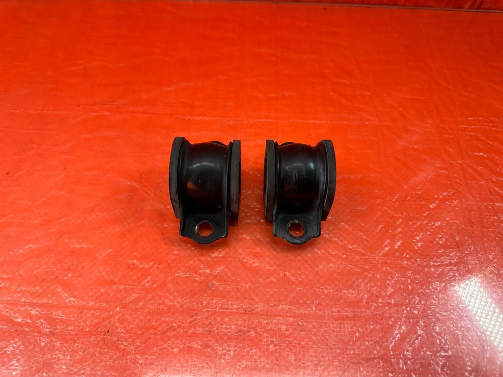 04 08 ACURA TSX   FRONT SWAY STABILIZER BAR BUSHINGS AND BRACKETS   OEM #2097