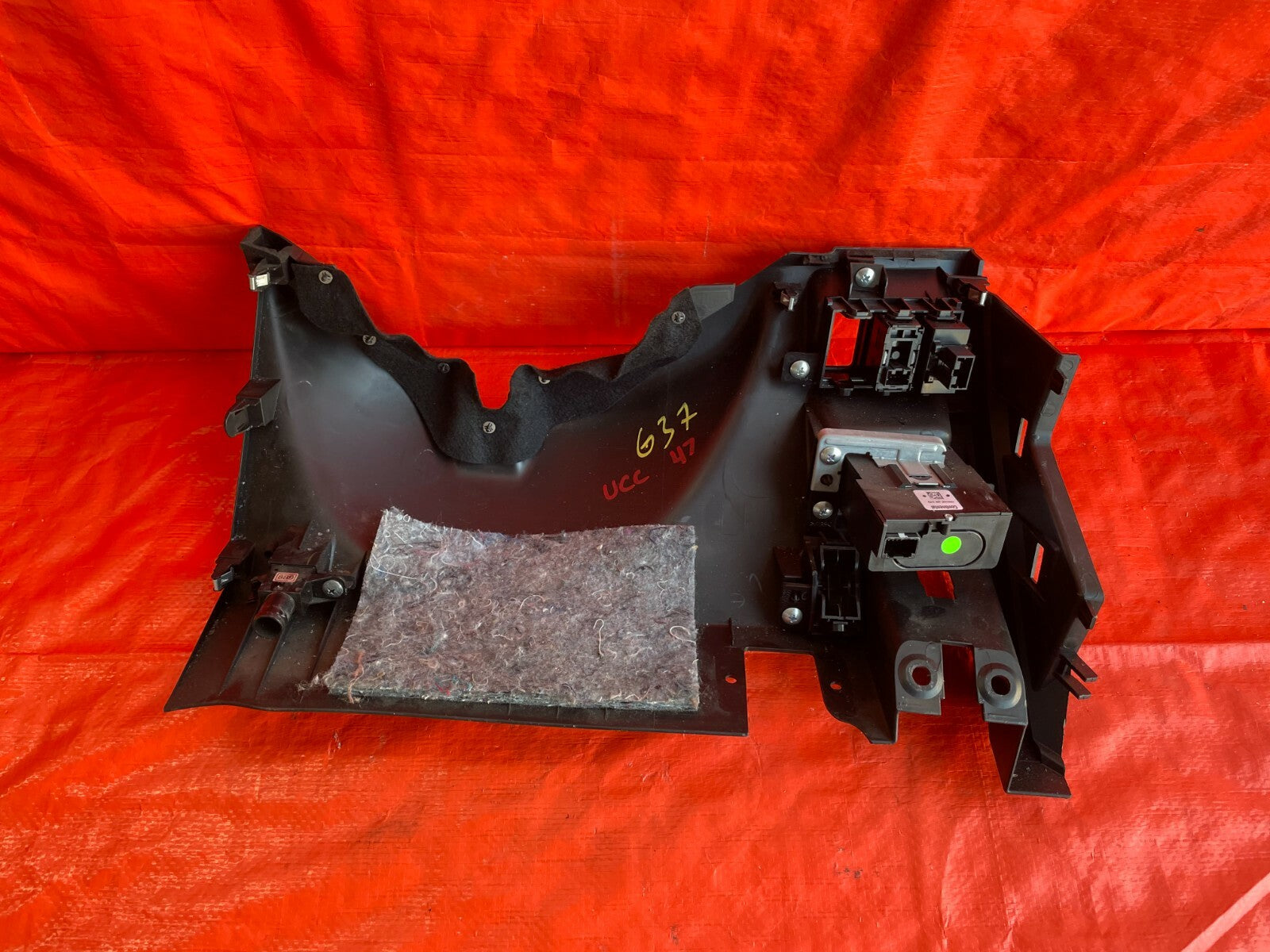 09 INFINITI G37 SPORT 2D COUPE INTERIOR UNDER COLUMN COVER KNEE TRIM W/ SWITCHES5