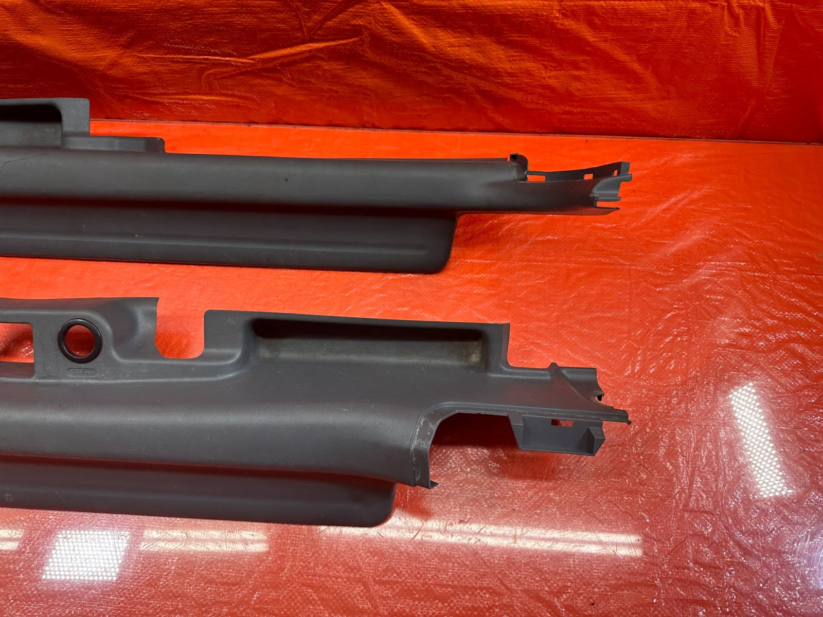 96 00 HONDA CIVIC SEDAN  LEFT AND RIGHT FRONT FLOOR PILLARS SCUFF PLATES OEM 1954