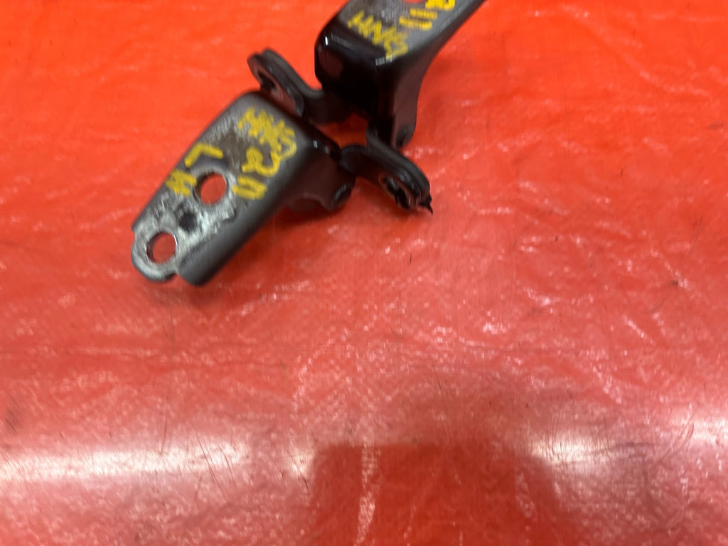 02 06 ACURA RSX   DRIVER LEFT FRONT DOOR HINGE SET UPPER LOWER   OEM #2118