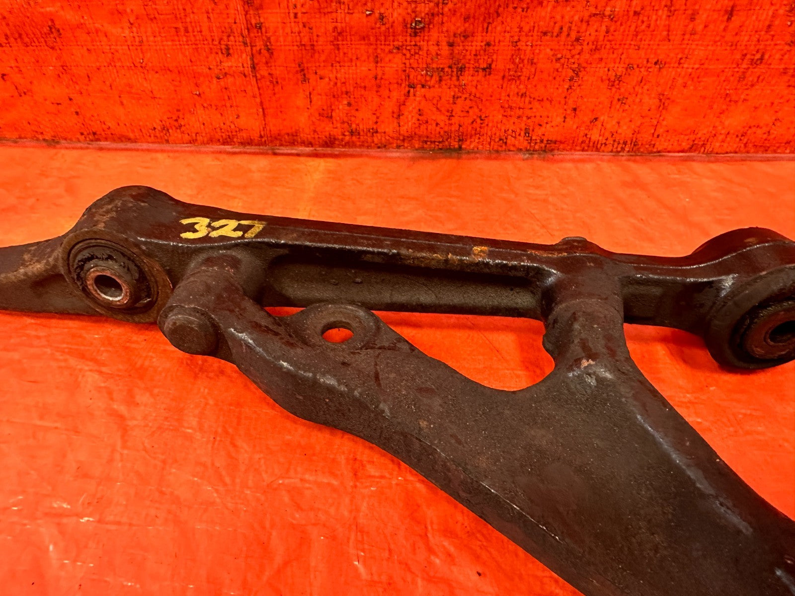92 95 HONDA CIVIC   EX MODEL   LEFT FRONT LOWER CONTROL ARM   OEM 3277