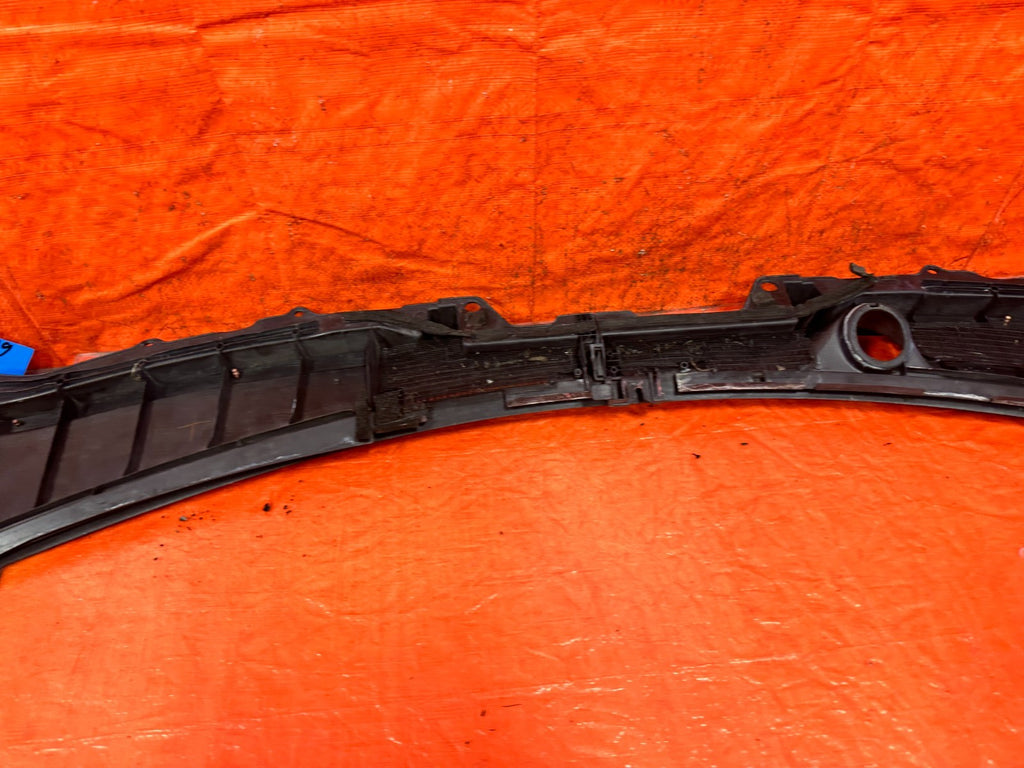 08 15 INFINITI G37 COUPE CONVERTIBLE WINDSHIELD WIPER COWL TRIM PLASTIC OEM 32912