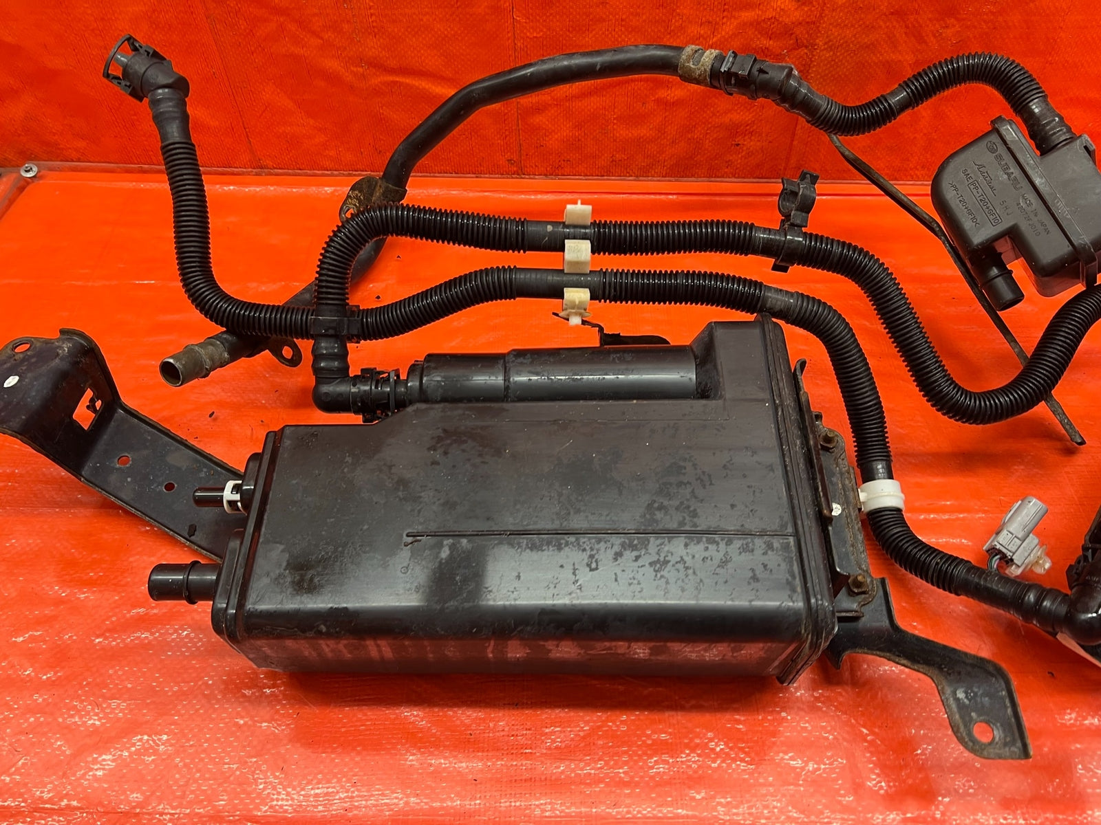15 21 SUBARU WRX & STI   EJ257 FUEL VAPOR CHARCOAL EVAP TANK CANISTER   OEM #1707