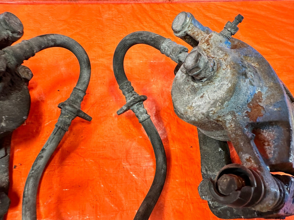 88 89 HONDA CRX DX SI   FRONT BRAKE CALIPERS   LEFT RIGHT CALIPER SET    OEM 2774
