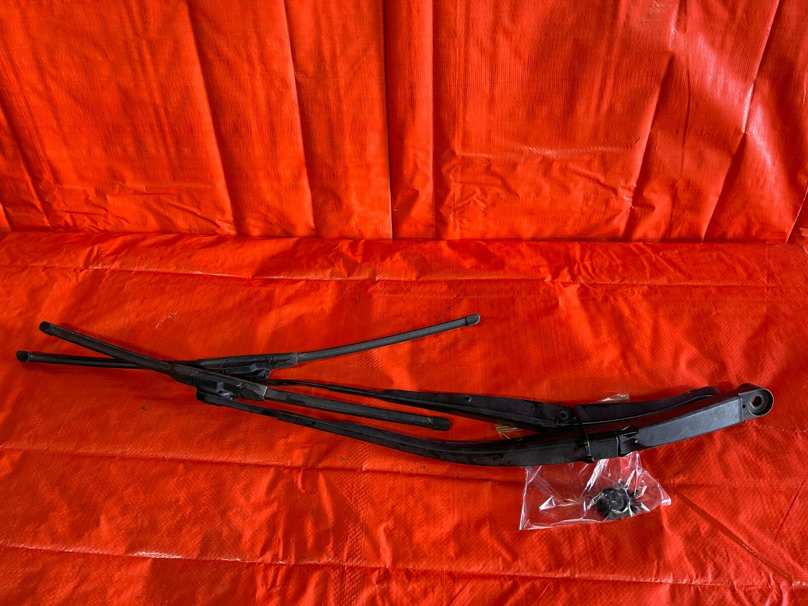 09 14 ACURA TSX   WINDSHIELD WIPER ARM SET   LEFT AND RIGHT WITH BLADES   OEM OE0