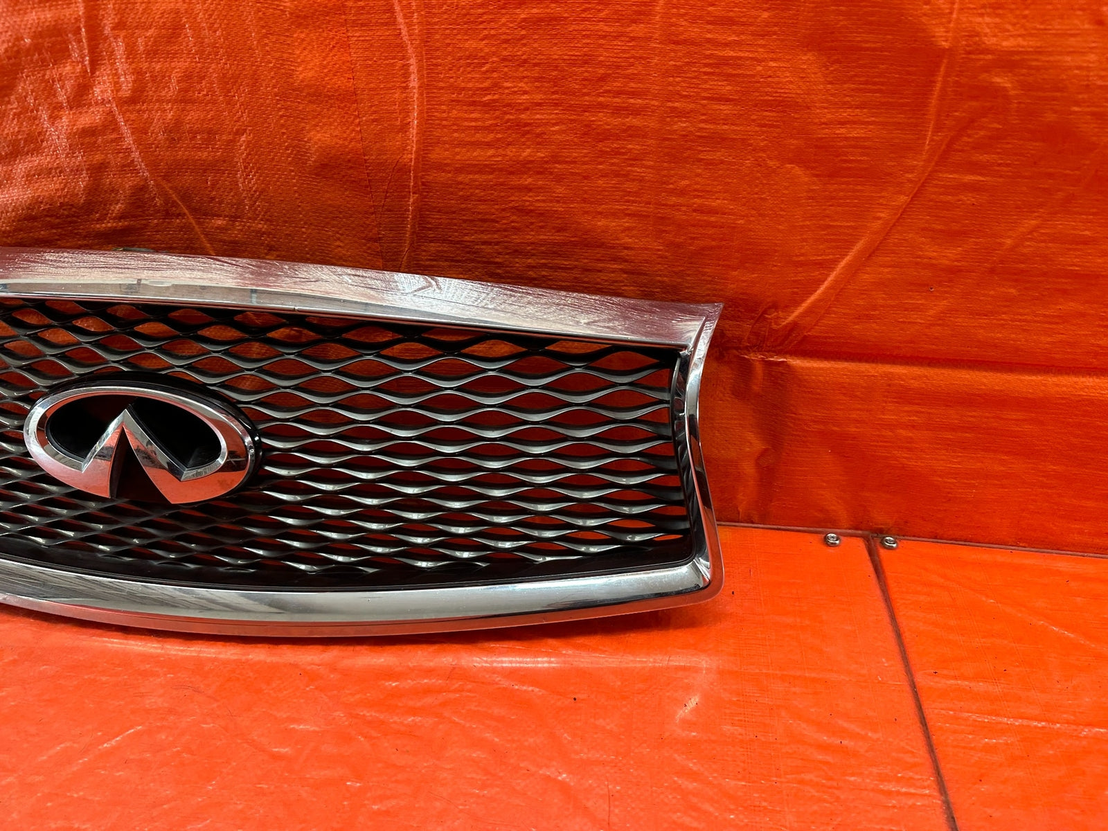 14 17 INFINITI Q50 FRONT GRILLE 100% COMPLETE W/ FRONT CAMERA   OEM FACTORY #2155