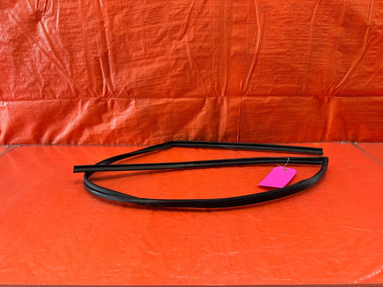 06 11 HONDA CIVIC COUPE PASSENGER RIGHT FRONT WINDOW GLASS RUN CHANNEL OEM #2379