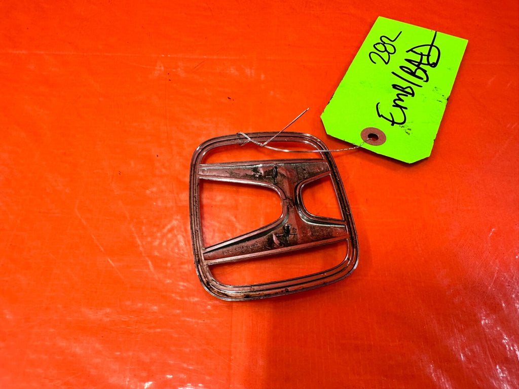 06 11 CIVIC 4D SEDAN   TRUNK BADGE EMBLEM INSIGNIA ORNAMENT   OEM #2824