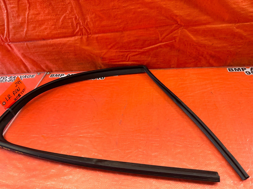 07 12 LEXUS ES350   DRIVER LEFT REAR WINDOW GLASS RUN CHANNEL   OEM #2446